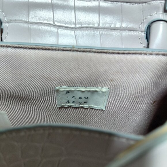 A New Day Handbag - Picture 7 of 9